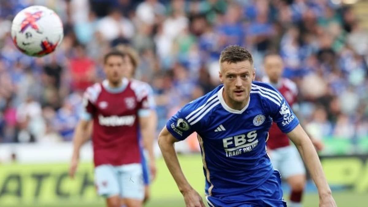 Leicester é rebaixado na Premier League; Everton vence e se salva