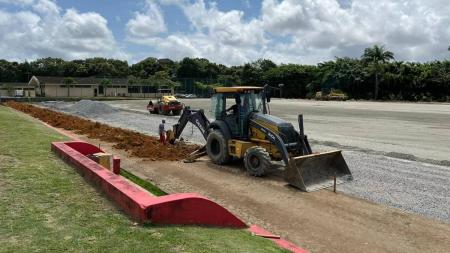 Campo 5 tem trabalho intenso para implantação de grama sintética até setembro