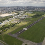 Helicóptero com 4 pessoas desaparece após sair de SP para o litoral