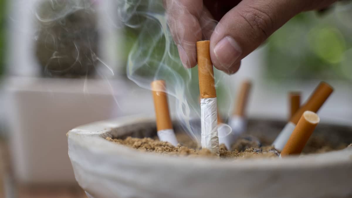 Câncer, tuberculose, impotência e doenças respiratórias são riscos do cigarro para saúde