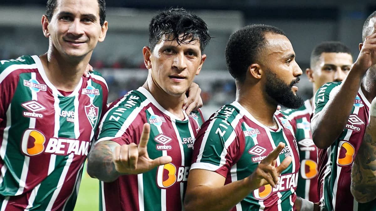 Entre os artilheiros do mundo, Cano evita comparações com Haaland