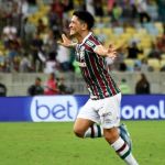 Em noite de golaços, Fluminense vence e rebaixa o Coritiba para a Série B do Brasileiro