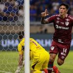 Cruzeiro desperdiça chances, pênaltis e perde para o Fluminense no Mineirão