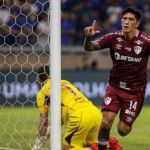 Cano pode se tornar o segundo maior goleador do confronto Fluminense x Cruzeiro