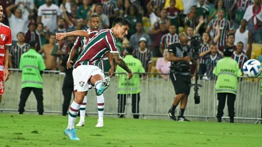 Cano soma nove hat-tricks em toda sua carreira