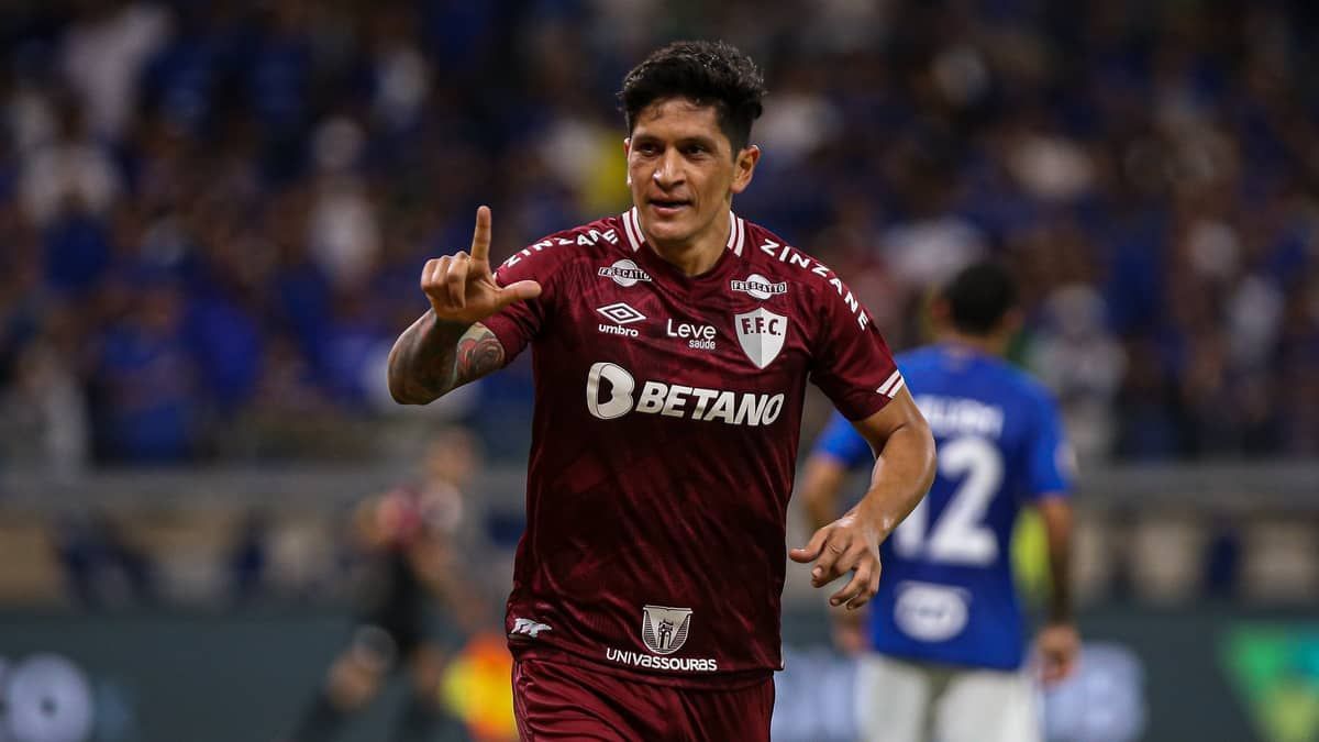 Cano supera marca de D'Alessandro na Série A do Brasileiro