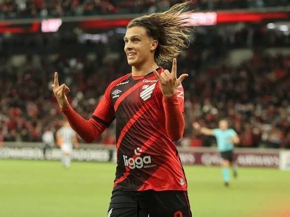 Fluminense avança em negociação para contratar atacante Canobbio, do Athletico-PR