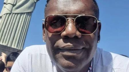 Internado há quase dois meses, cantor aguarda procedimento