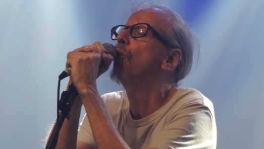 Cantor e compositor Rogério Skylab se apresenta nesta sexta (31) em Belo Horizonte na Autêntica