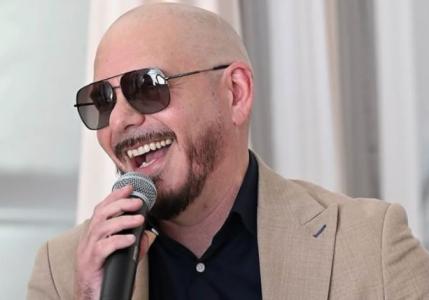 Cantor Pitbull convocou os fãs para uma missão inusitada