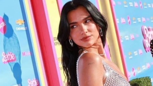 Cantora de 27 anos está nas telas e na trilha de Barbie