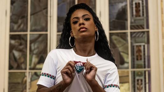 Cantora Marvvila estrelou mais uma campanha publicitária do Fluminense