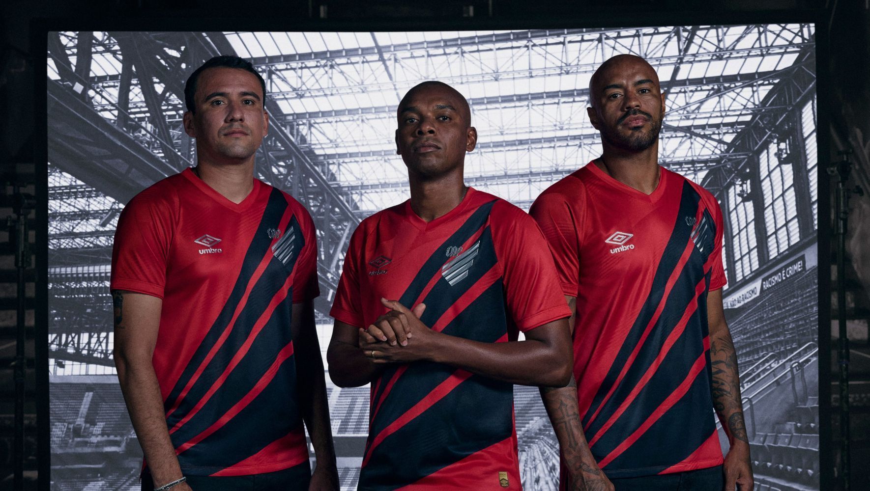 Athletico-PR lança novos uniformes para a temporada 2024; veja fotos