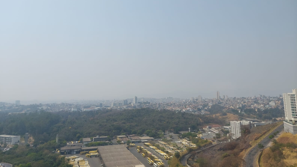 Onda de calor continua e BH deve ter máxima de 33 °C neste sábado (7); confira a previsão do tempo