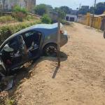 Motorista morre após cair com carro dentro de córrego em Ribeirão das Neves