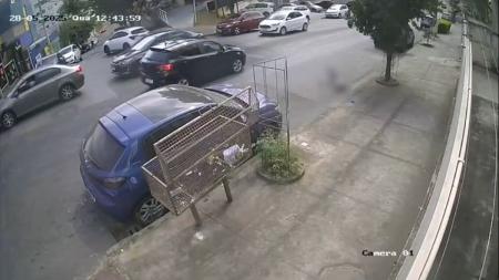 Menino de 7 anos é atropelado por carro no bairro Castelo, em BH, e socorrida pelo Samu