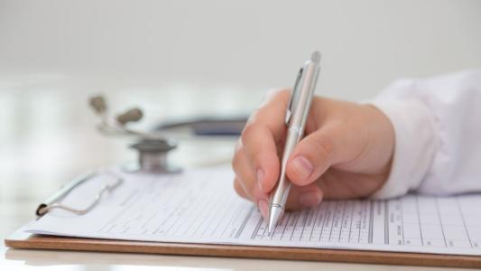 Homem é preso por falsificar atestado médico de câncer para a mãe no Norte de Minas