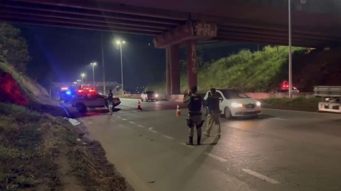 Morre PM que tentou impedir homem de pular de viaduto de 15 metros na Grande BH