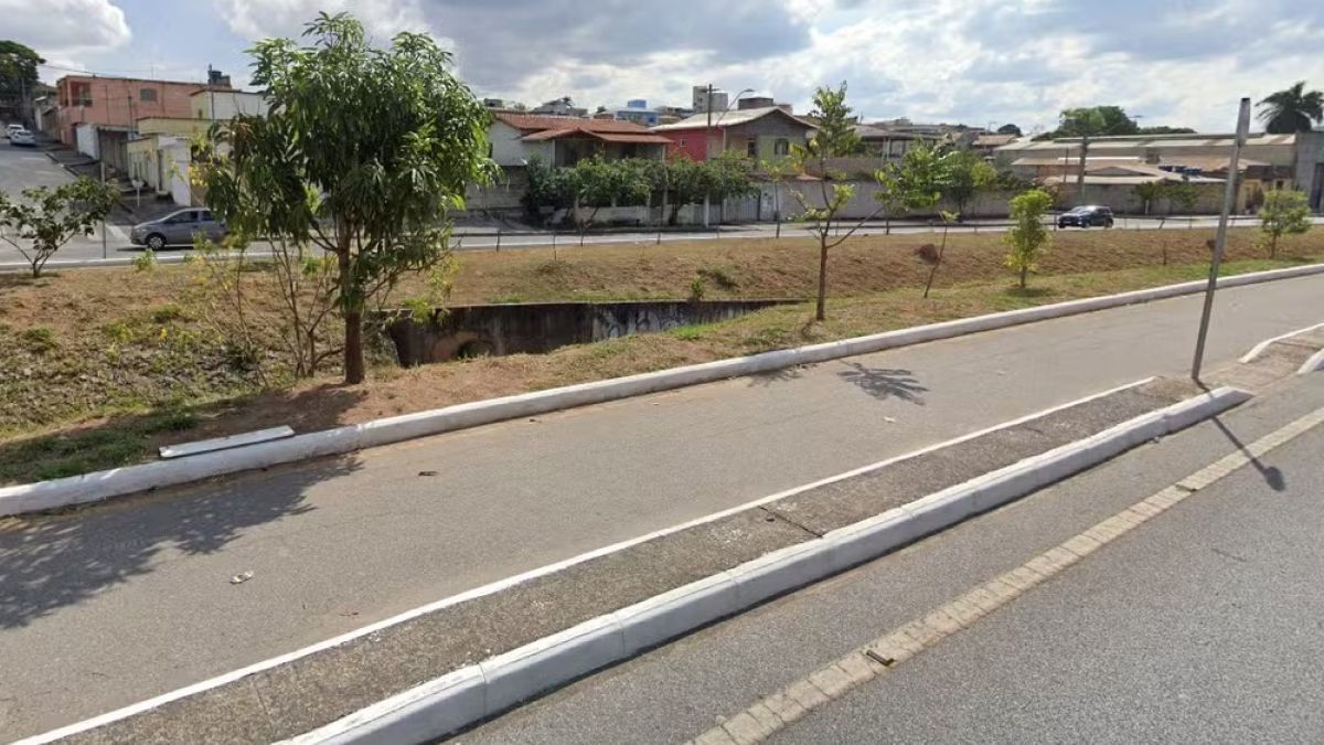 Motorista com carteira vencida atropela três pessoas em pista de caminhada em Betim