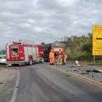 Jovem morre em acidente entre carro e carreta na 'Curva da Morte' da BR-354