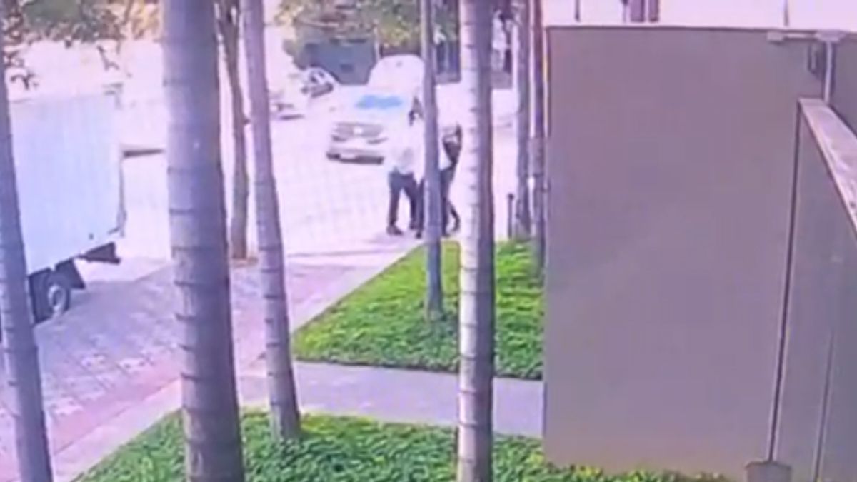 Vídeo: dois homens são presos e um adolescente detido suspeitos de assaltar mulher em BH