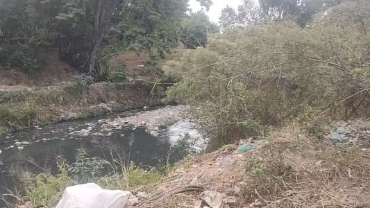 Corpo em decomposição é encontrado dentro de córrego em Ribeirão das Neves, na Grande BH