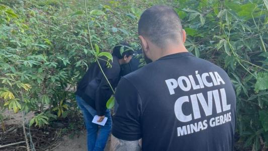 Morto com pouco mais de um mês de vida, o corpo do bebê foi enterrado em uma cova rasa