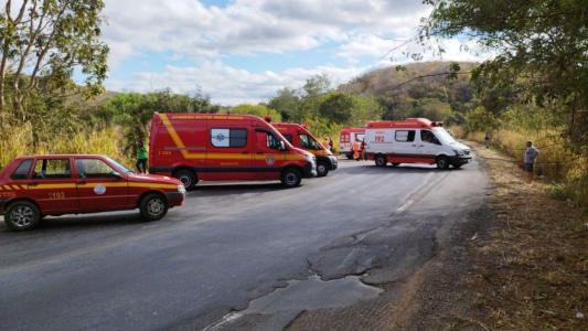 Ônibus que tombou na BR-251 no Norte de Minas transportava 48 passageiros; veja detalhes