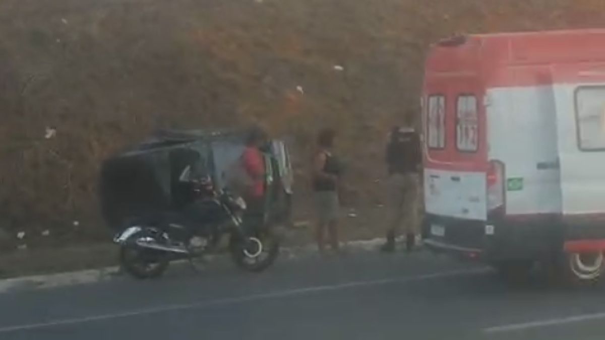 Acidente entre moto e dois carros deixa um morto na MG-010 na Grande BH
