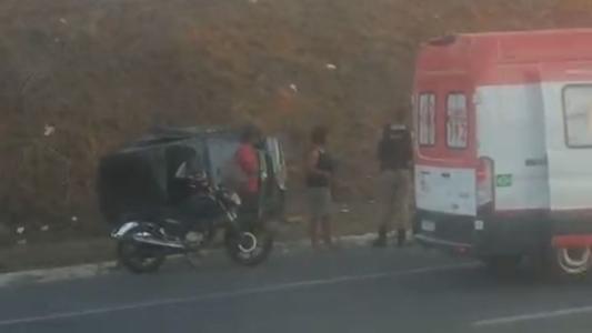 Acidente entre moto e dois carros deixa um morto na MG-010 na Grande BH