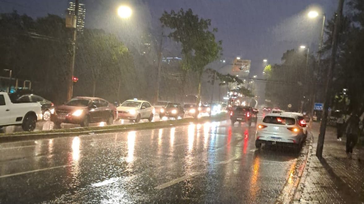 Defesa Civil de BH emite alerta de chuva forte na noite desta quinta (5); veja recomendações
