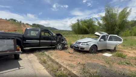 Acidente mata duas crianças e um adulto da mesma família em rodovia no Vale do Mucuri