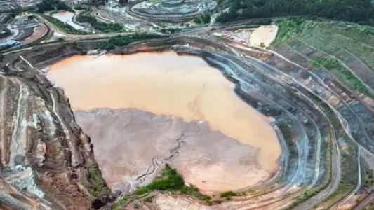Dique da Vale após vazamento de substâncias no interior de MG