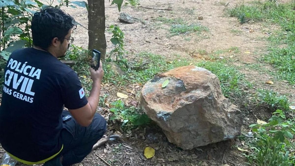 Polícia investiga morte de mulher atingida por pedra em cachoeira no interior de MG