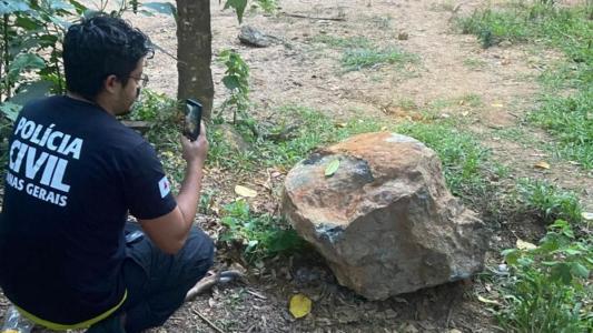 Polícia investiga morte de mulher atingida por pedra em cachoeira no interior de MG