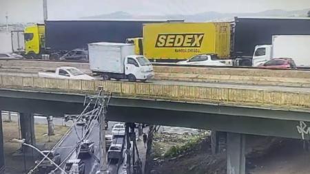 Motociclista morre em acidente com caminhão no Anel Rodoviário de BH