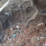 Vídeo: chuva forte abre cratera em casa e desespera moradores em Belo Horizonte