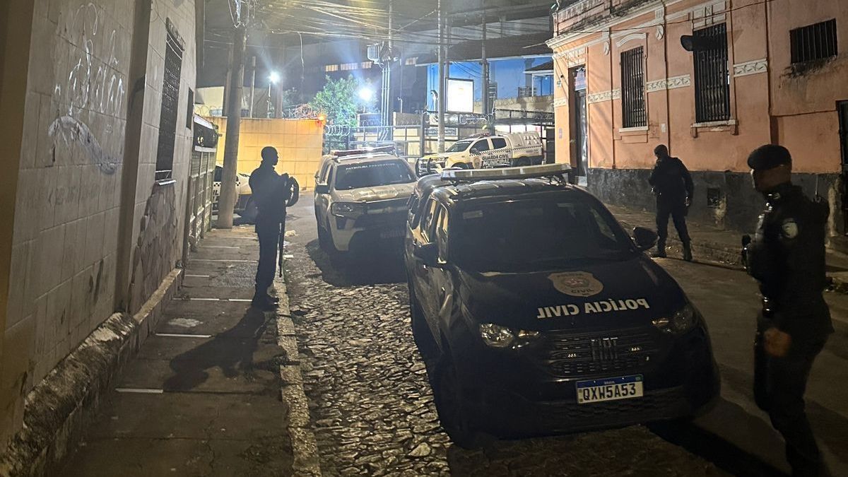 Homem é preso após fazer mulher e três filhos reféns no Cabana do Pai Tomás, em BH
