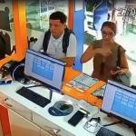 Vídeo: casal furta iPhone que estava carregando em loja de shopping em BH