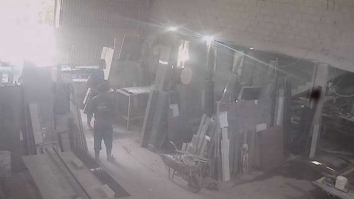 Vídeo mostra momento em que homem invade marmoraria e mata colega de trabalho em BH