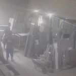 Vídeo mostra momento em que homem invade marmoraria e mata colega de trabalho em BH