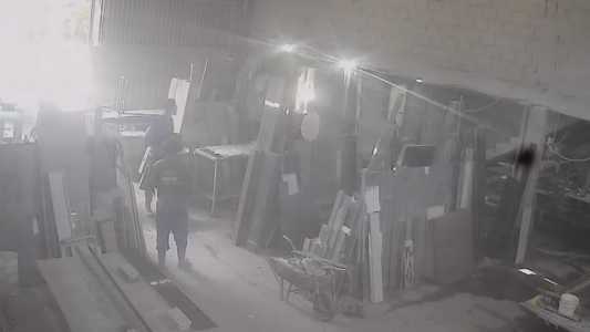 Vídeo mostra momento em que suspeito invade marmoraria e mata colega de trabalho em BH