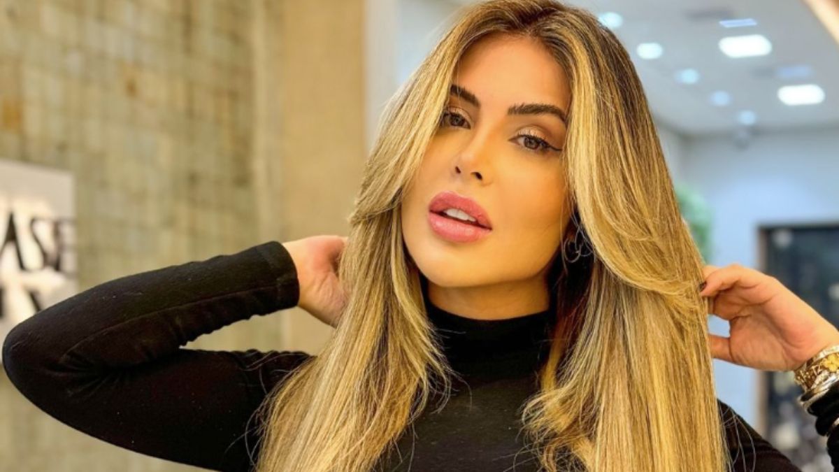 Jornalista infectada por micobactéria desabafa após ter que retirar próteses de silicone: 'Desabei'