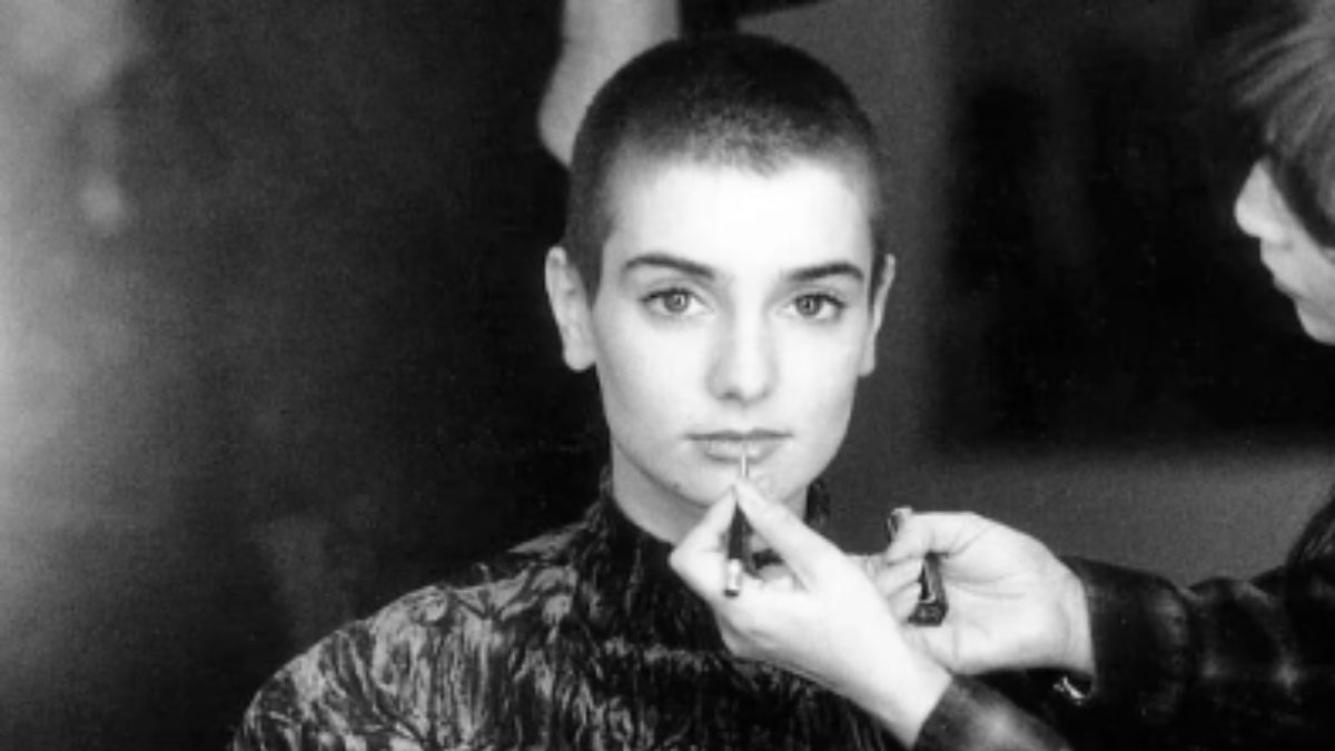 Após um ano, cantora dona de hit dos anos 1990 tem causa real da morte revelada