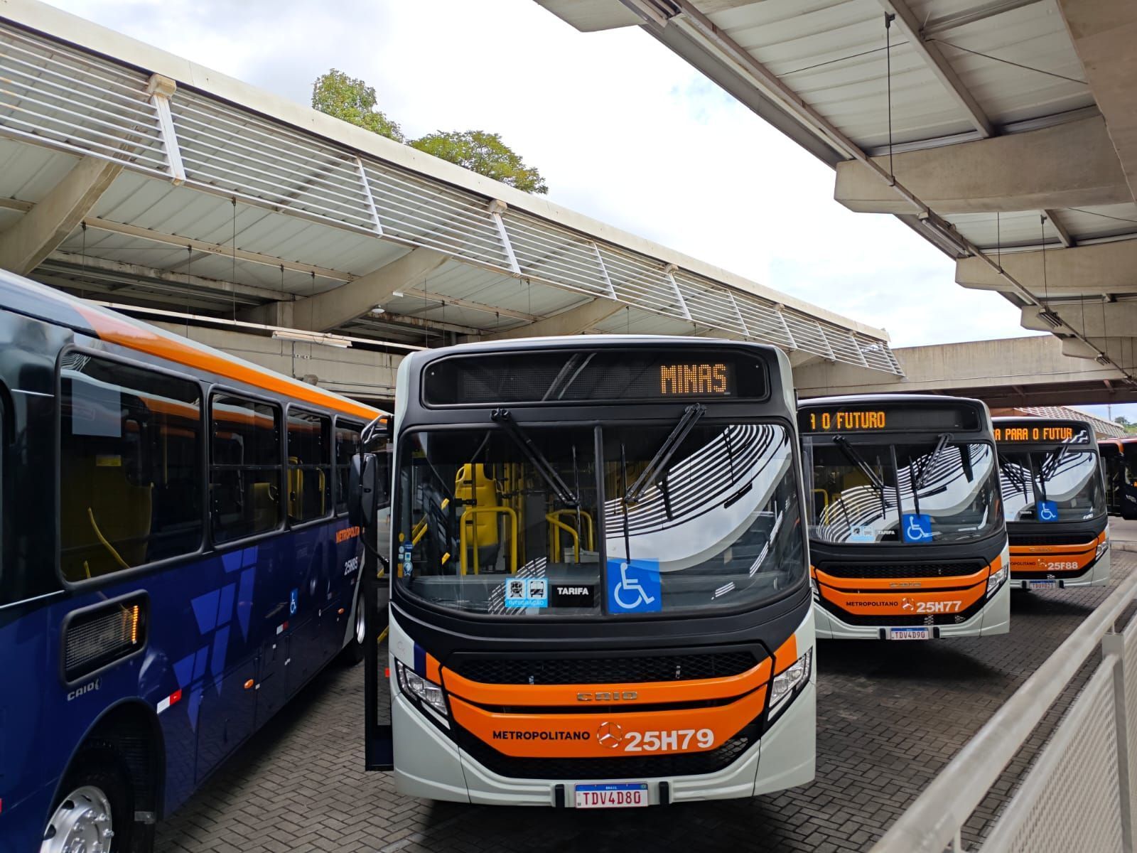 Terminal Morro Alto, em Vespasiano, recebe 49 ônibus para renovar a frota