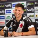 Técnico interino do Vasco é direto sobre a situação de Manuel Capasso