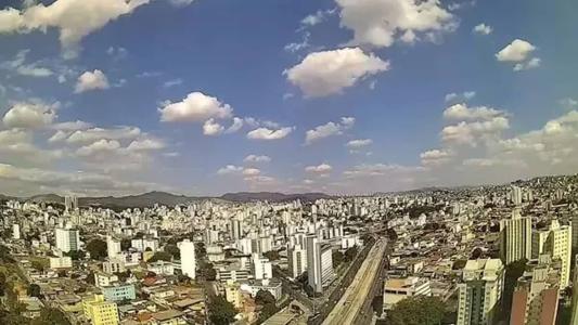 Capital deve ter tempo nublado, mas sem chuva