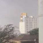 Vídeo: BH entra em alerta para queda de granizo na próxima hora; capital já registra chuva