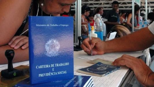 Capital mineira registra queda no desemprego formal