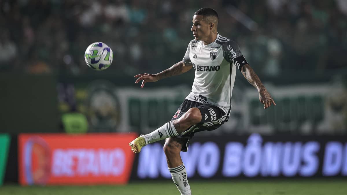 Atlético: Arana pode pegar até 12 jogos de suspensão por expulsão na Série A